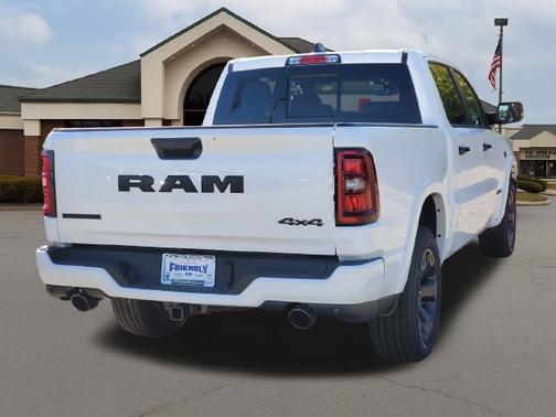 Bright White Clearcoat 2027 RAM 1500 Big Horn