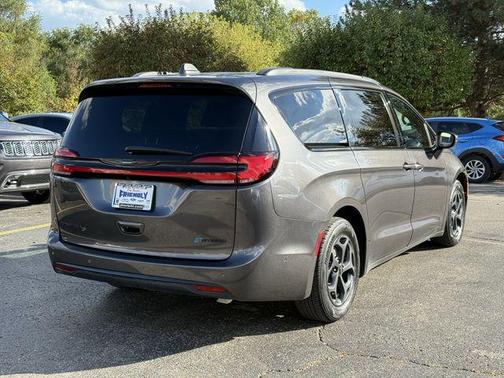 2021 Chrysler Pacifica Hybrid Touring L