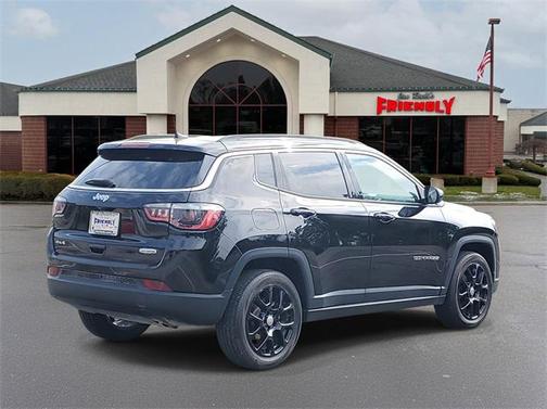 2022 Jeep Compass Latitude Lux