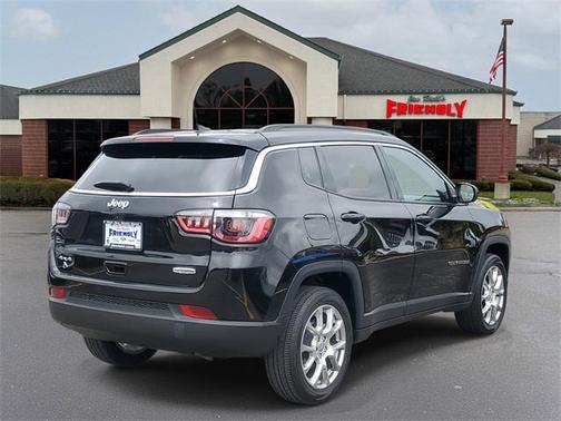 2022 Jeep Compass Latitude Lux