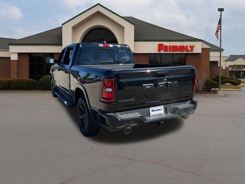 Diamond Black Crystal Pearlcoat 2026 RAM 1500 Laramie