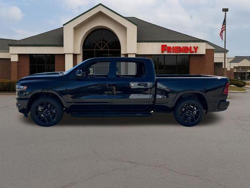 Diamond Black Crystal Pearlcoat 2026 RAM 1500 Laramie