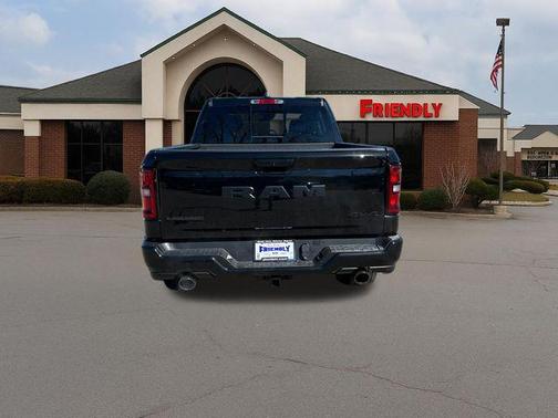 Diamond Black Crystal Pearlcoat 2026 RAM 1500 Laramie
