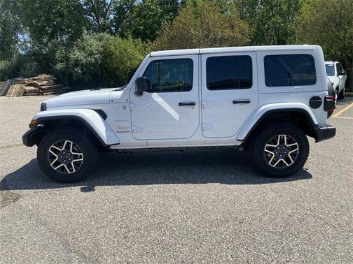 2024 Jeep Wrangler 4-Door Sahara 4x4
