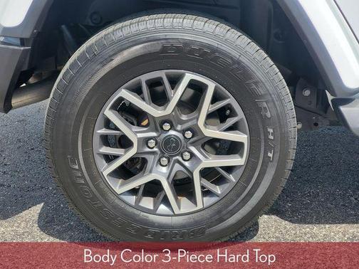 Bright White Clearcoat 2025 Jeep Wrangler 4-Door Sahara 4x4