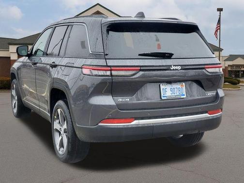 Baltic Gray Metallic Clearcoat 2026 Jeep Grand Cherokee Limited