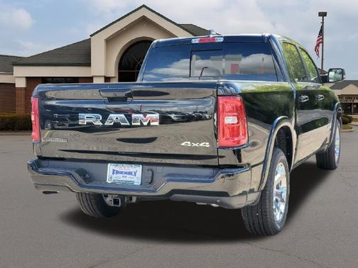Diamond Black Crystal Pearlcoat 2026 RAM 1500 Big Horn