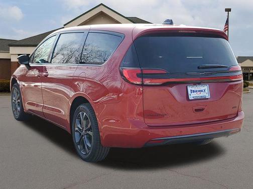 2026 Chrysler Pacifica L