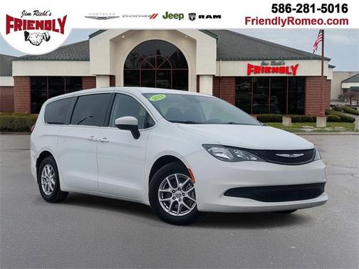 2023 Chrysler Voyager LX