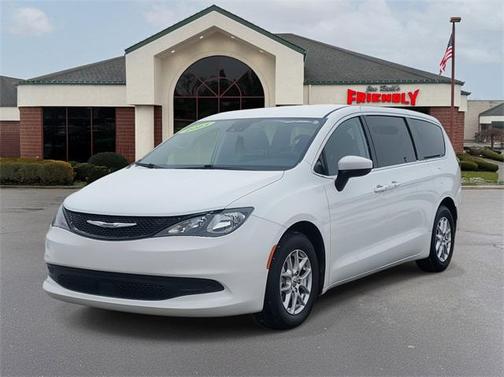2023 Chrysler Voyager LX