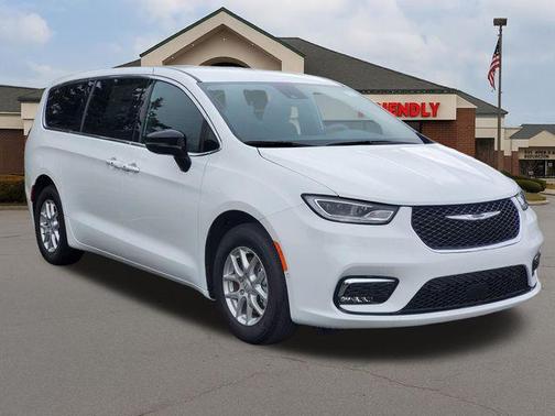 Bright White Clearcoat 2026 Chrysler Pacifica L