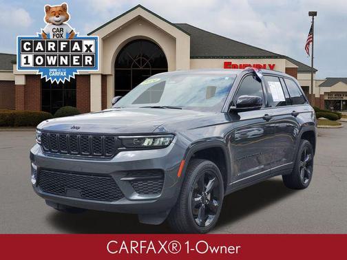Baltic Gray Metallic Clearcoat 2024 Jeep Grand Cherokee Altitude