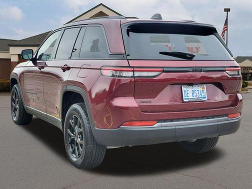 Velvet Red Pearlcoat 2026 Jeep Grand Cherokee Altitude