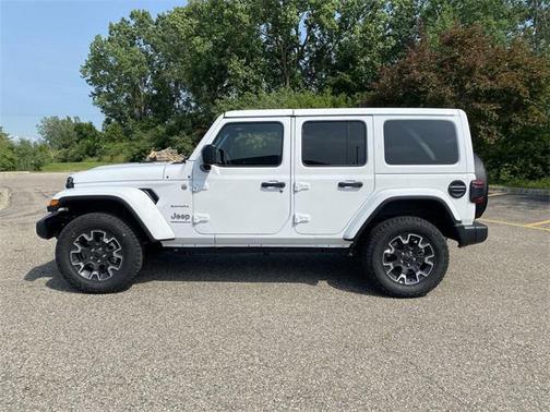 2024 Jeep Wrangler 4-Door Sahara 4x4