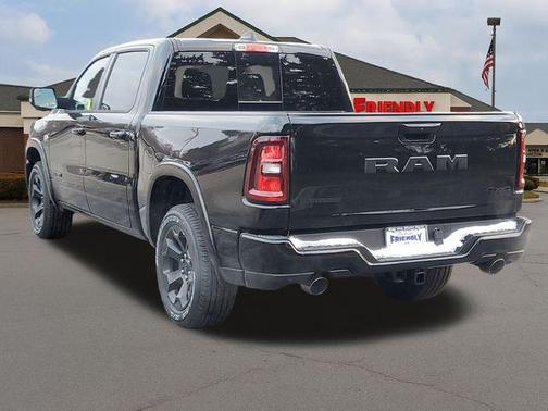 Diamond Black Crystal Pearlcoat 2026 RAM 1500 Big Horn/Lone Star
