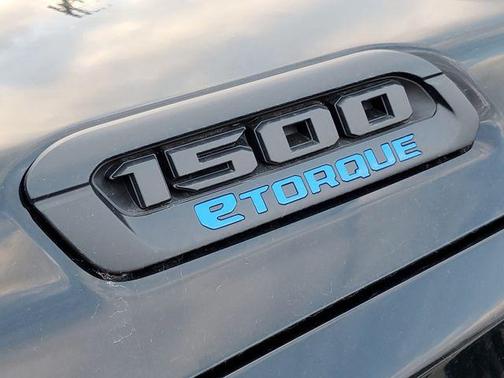 Diamond Black Crystal Pearlcoat 2026 RAM 1500 Big Horn/Lone Star