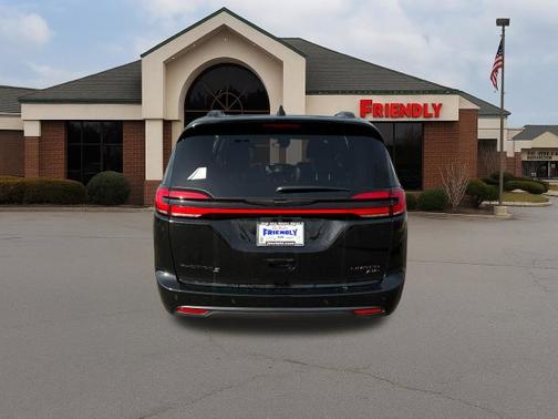 Diamond Black Crystal Pearlcoat 2026 Chrysler Pacifica Limited AWD