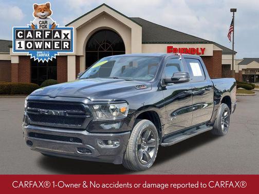 Diamond Black Crystal Pearlcoat 2023 RAM 1500 Big Horn/Lone Star