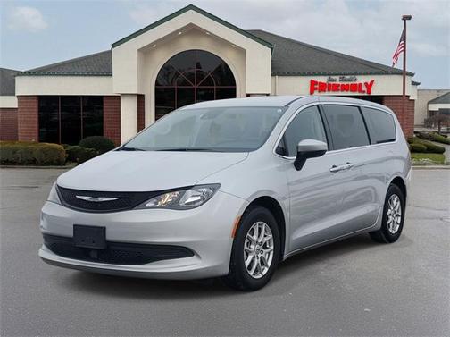 2023 Chrysler Voyager LX