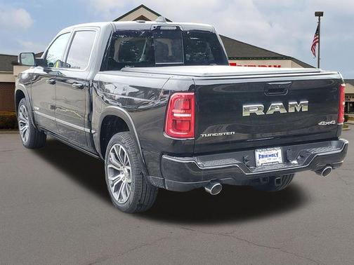 Diamond Black Crystal Pearlcoat 2026 RAM 1500 ST