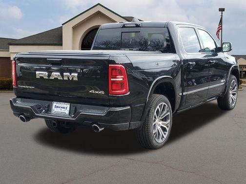 Diamond Black Crystal Pearlcoat 2026 RAM 1500 ST