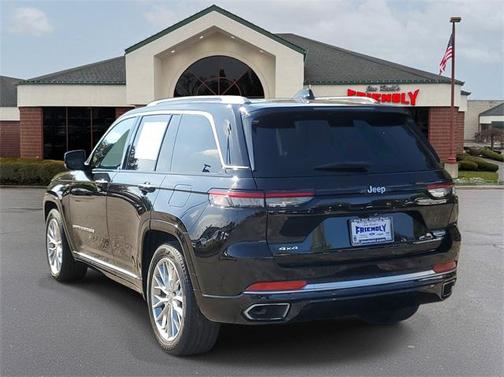 2022 Jeep Grand Cherokee Summit