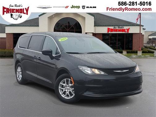 2023 Chrysler Voyager LX