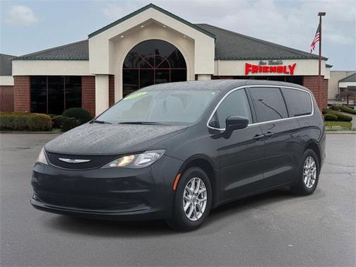 2023 Chrysler Voyager LX