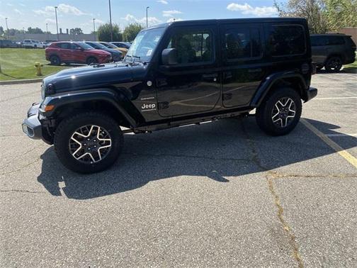 2024 Jeep Wrangler 4-Door Sahara 4x4