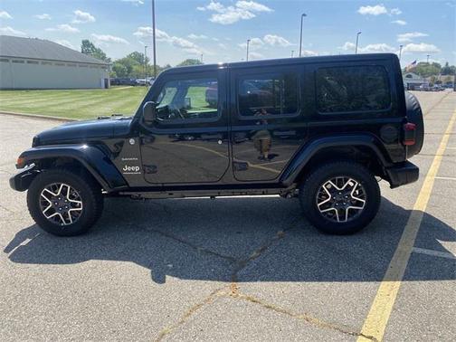 2024 Jeep Wrangler 4-Door Sahara 4x4