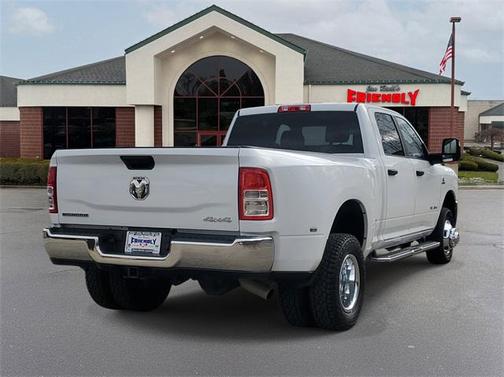 2024 RAM 3500 Big Horn Crew Cab 4x4 8' Box
