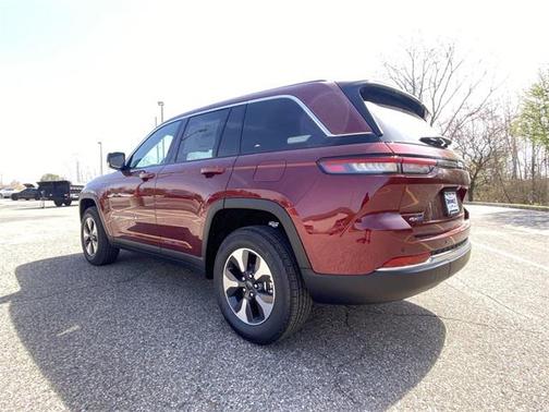 2025 Jeep Grand Cherokee 4xe Base