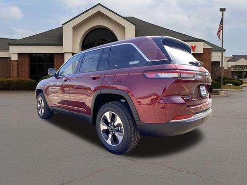 2025 Jeep Grand Cherokee 4xe Base