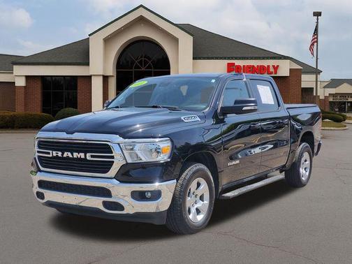 Diamond Black Crystal Pearlcoat 2021 RAM 1500 Big Horn/Lone Star
