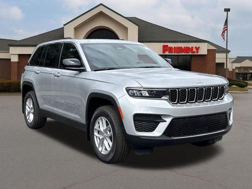 Silver Zynith 2025 Jeep Grand Cherokee Laredo