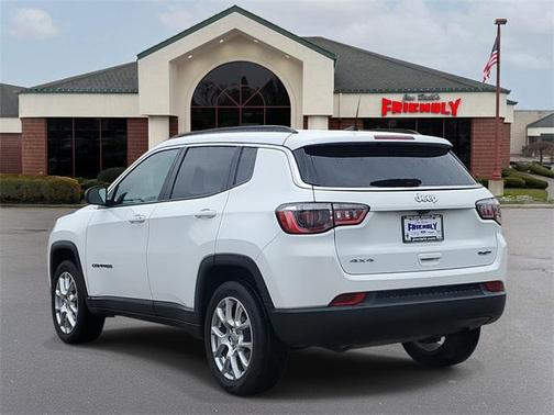 2023 Jeep Compass Latitude Lux