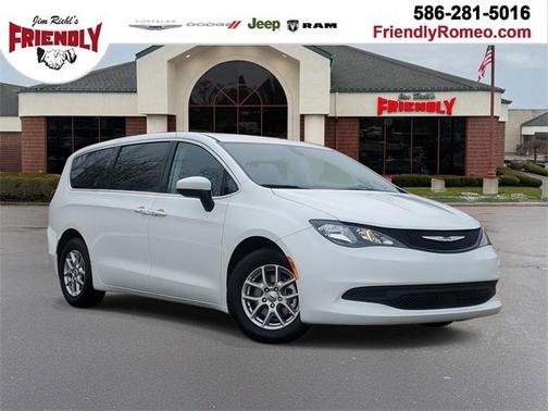 2022 Chrysler Voyager LX