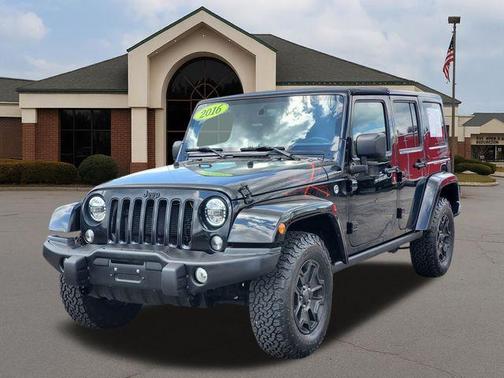 Black Clearcoat 2016 Jeep Wrangler Unlimited Sahara