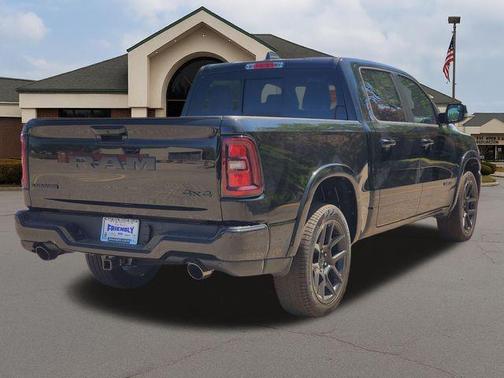 Diamond Black Crystal Pearlcoat 2026 RAM 1500 Laramie