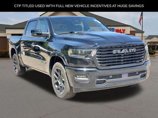 Diamond Black Crystal Pearlcoat 2026 RAM 1500 Laramie