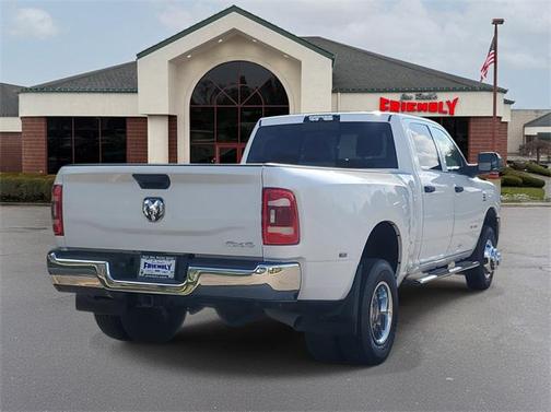 2020 RAM 3500 Tradesman Crew Cab 4x4 8' Box