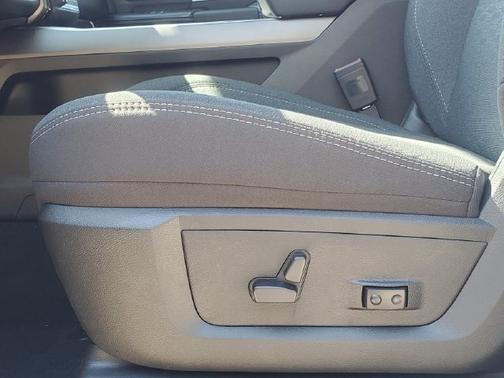 Bright White Clearcoat 2026 RAM 2500 Big Horn