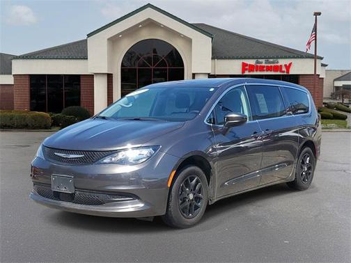 2022 Chrysler Voyager LX