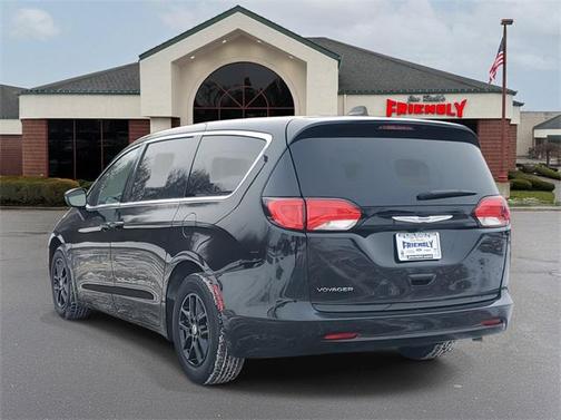 2022 Chrysler Voyager LX