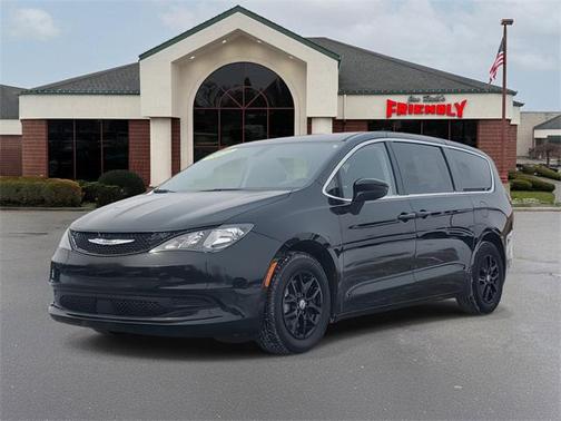 2022 Chrysler Voyager LX