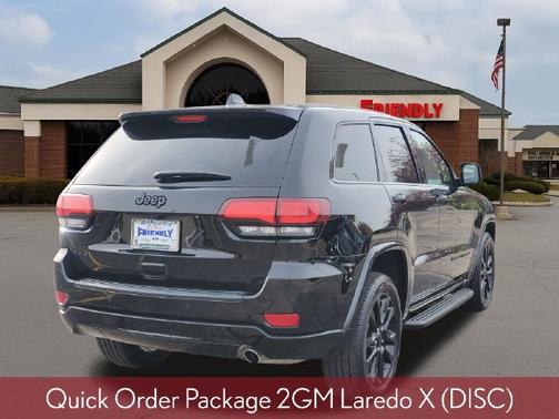 Diamond Black Crystal Pearlcoat 2022 Jeep Grand Cherokee WK Laredo X