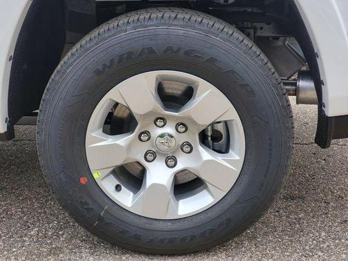 Bright White Clearcoat 2026 RAM 1500 Big Horn/Lone Star