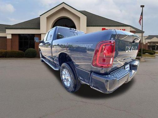 2025 RAM 2500 Big Horn Crew Cab 4x4 6'4' Box