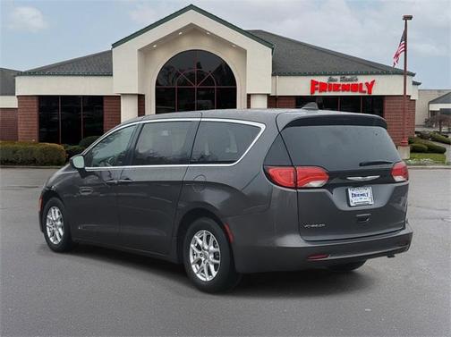 2022 Chrysler Voyager LX
