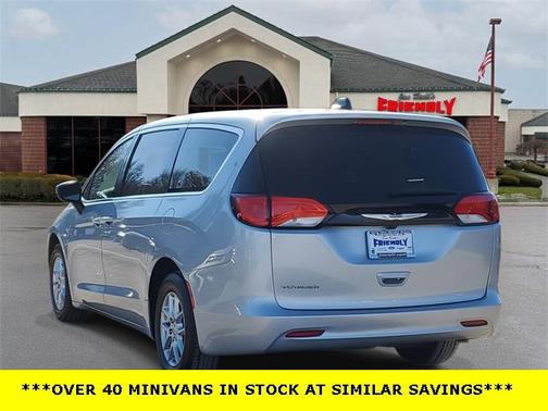 2022 Chrysler Voyager LX
